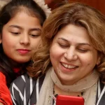 کیا خوشی کو تلاش کرنے اور اچھا سوچنے سے واقعی خوشی مل سکتی ہے؟